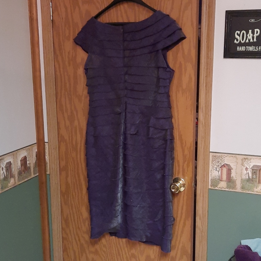 Dress - Picture 4 of 4